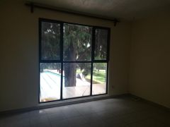 {"esp":"sala comedor","ing":""}