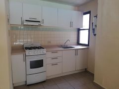 {"esp":"cocina equipada","ing":""}