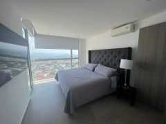 {"esp":"Recamara Principal","ing":""}