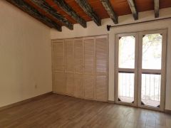 {"esp":"Recamara 2","ing":""}