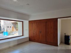 {"esp":"comedor","ing":""}