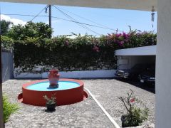 {"esp":"Estacionamiento 10","ing":""}