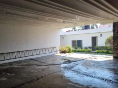 {"esp":"Estacionamiento","ing":""}