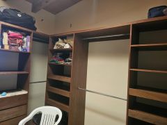 {"esp":"Vestidor","ing":""}