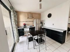 {"esp":"Cocineta equipada","ing":""}