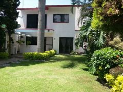 {"esp":"Fachada Posterior","ing":""}