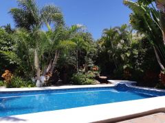 {"esp":"Alberca con bomba de calor","ing":""}