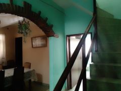 {"esp":"Acceso a Planta Alta.","ing":""}