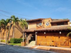 {"esp":"Fachada Principal","ing":""}