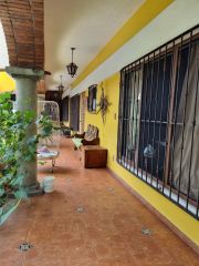 {"esp":"PASILLO DE DISTRIBUCION","ing":""}