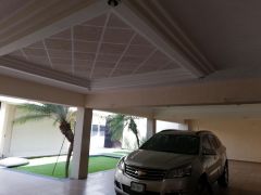 {"esp":"Garaje","ing":""}