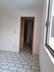 {"esp":"Recamara principal con ba\u00f1o-vestidor.","ing":""}