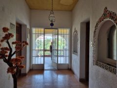 {"esp":"Acceso a Terraza","ing":""}