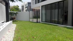 {"esp":"jard\u00edn","ing":""}