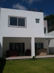 {"esp":"fachada posterior","ing":""}