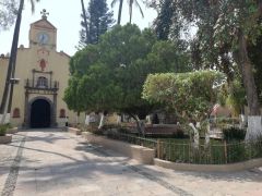 {"esp":"Catedral","ing":""}