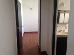 {"esp":"Estudio con ba\u00f1o.","ing":""}