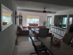 {"esp":"Sala Comedor","ing":""}