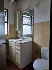 {"esp":"Ba\u00f1o","ing":""}