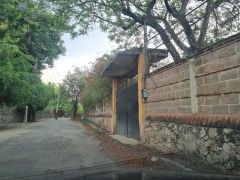 {"esp":"Calle principal","ing":""}