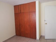 {"esp":"Recamara 1","ing":""}