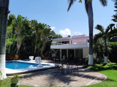 {"esp":"Fachada Posterior","ing":""}