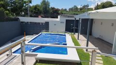 {"esp":"Alberca equipada con celdas solares.","ing":""}