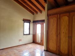 {"esp":"Recamara 1","ing":""}