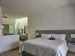 {"esp":"Recamara  con ba\u00f1o y closet.","ing":""}