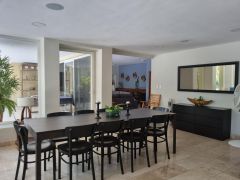 {"esp":"comedor","ing":""}