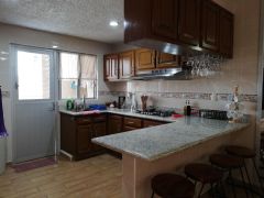 {"esp":"Cocina equipada","ing":""}