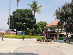 {"esp":"Zocalo de Coatlan del r","ing":""}