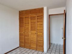 {"esp":"Recamara 1","ing":""}