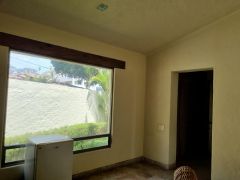 {"esp":"Recamara 3","ing":""}