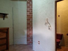 {"esp":"Cuarto de Servicio con ba\u00f1o","ing":""}