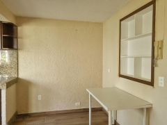 {"esp":"Desayunador","ing":""}