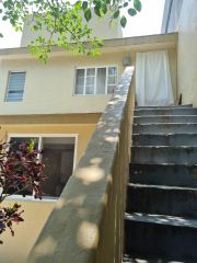 {"esp":"Casa de servicio","ing":""}