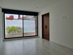 {"esp":"Recamara Principal","ing":""}