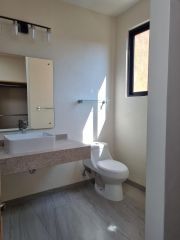 {"esp":"ba\u00f1o y vestidor","ing":""}