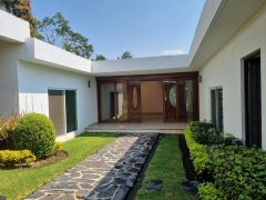 {"esp":"Acceso principal","ing":""}