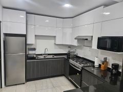 {"esp":"Cocina Equipada","ing":""}