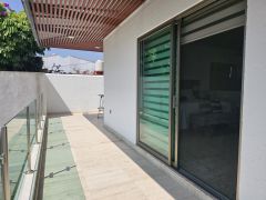 {"esp":"Acceso a terraza","ing":""}