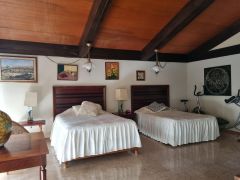 {"esp":"Amplia Recamara","ing":""}