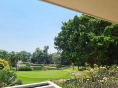 {"esp":"Vista de la recamara principal al campo y balcon","ing":""}