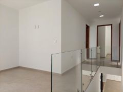 {"esp":"Planta alta","ing":""}