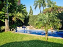 {"esp":"Alberca","ing":""}