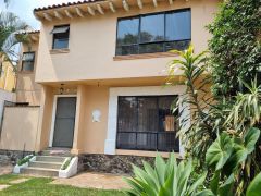 {"esp":"Fachada principal","ing":""}