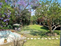 {"esp":"Jard\u00edn, asador de le\u00f1a","ing":""}