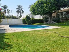 {"esp":"jard\u00edn","ing":""}