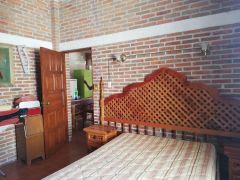 {"esp":"Recamara 1","ing":""}